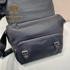 Túi đeo chéo nam Prada