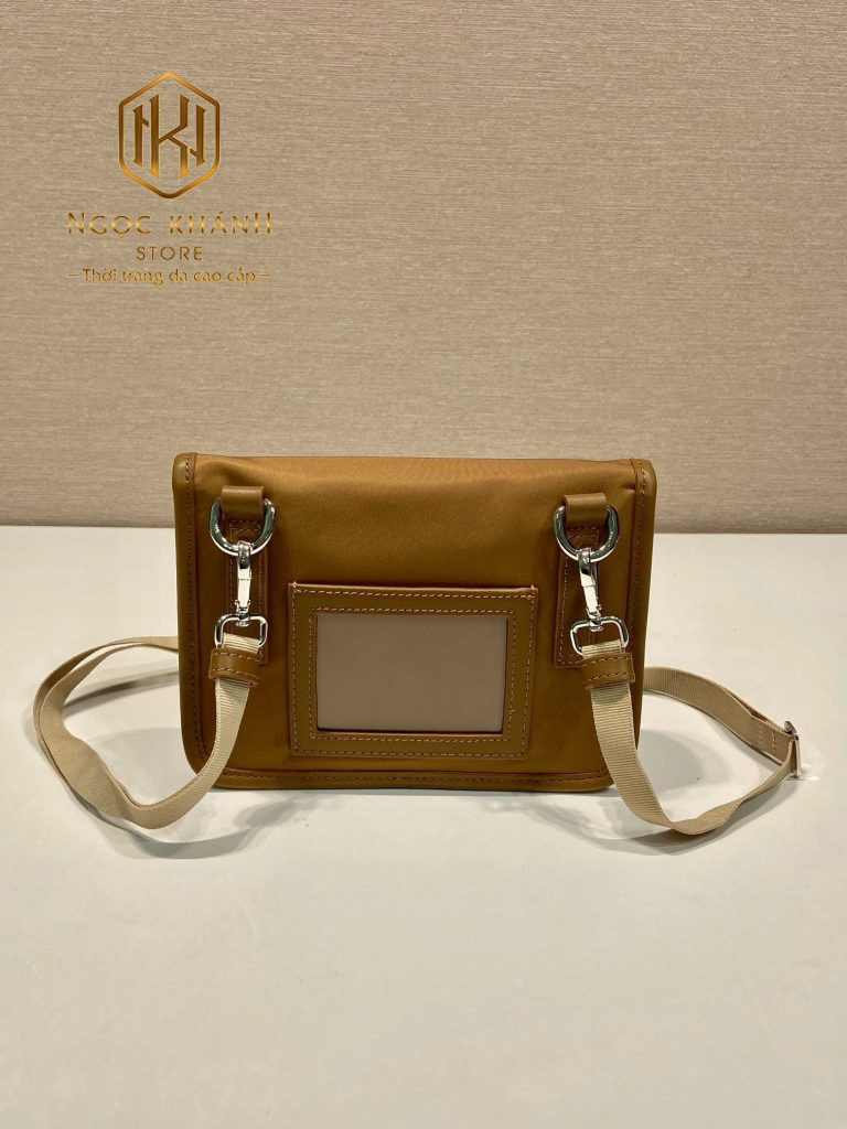 Túi đeo chéo nam Prada