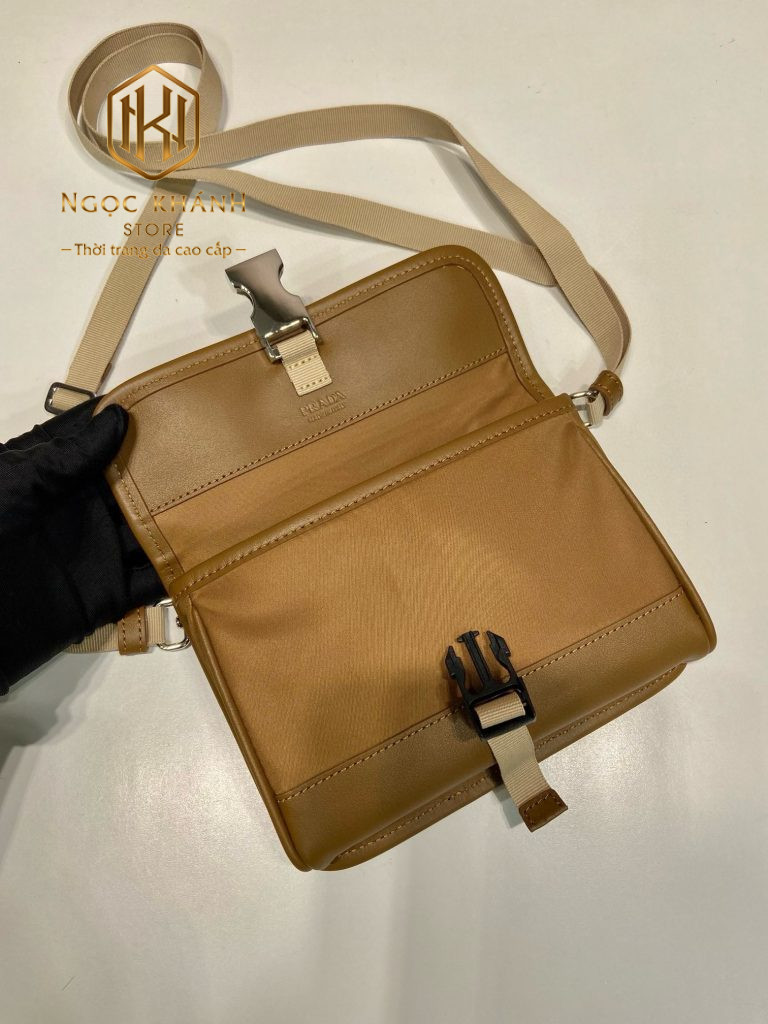 Túi đeo chéo nam Prada