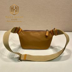 Túi đeo chéo nam Prada