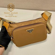 Túi đeo chéo nam Prada