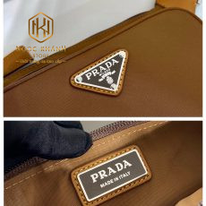 Túi đeo chéo nam Prada