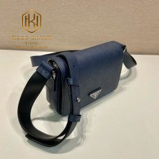 Túi đeo chéo nam Prada