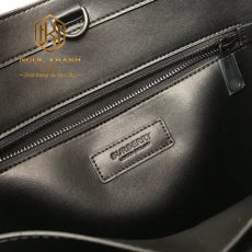 Túi xách nam Burberry