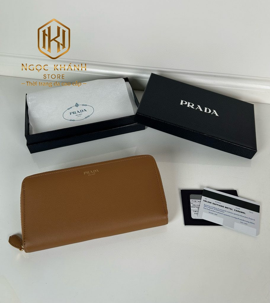 Ví nam cầm tay Prada