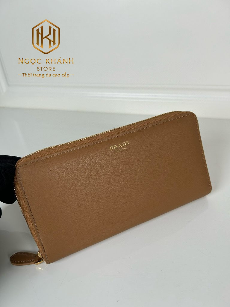 Ví nam cầm tay Prada