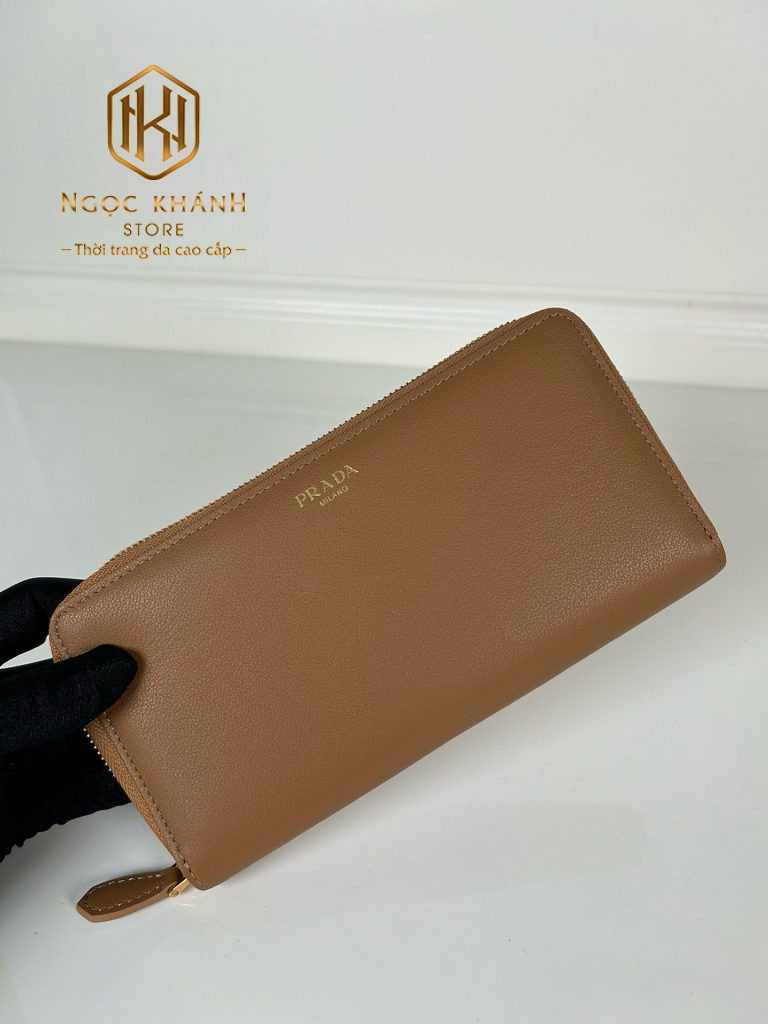 Ví nam cầm tay Prada