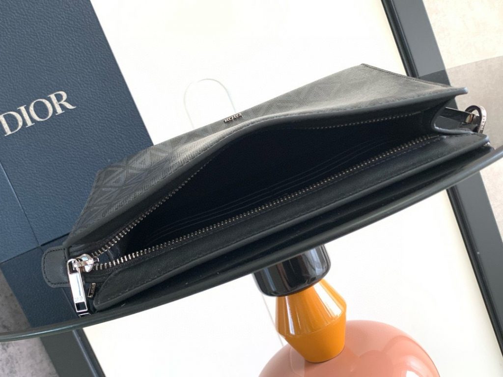 Ví nam Dior cầm tay