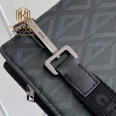 Ví nam Dior cầm tay