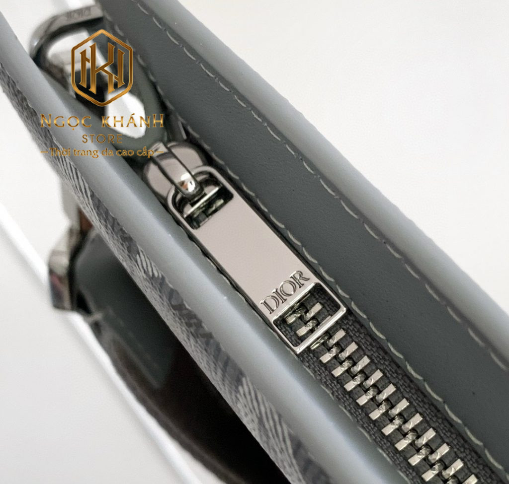 Ví nam Dior cầm tay