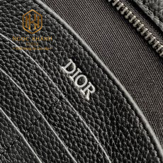 Ví nam Dior cầm tay