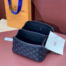 Ví nam Louis Vuitton cầm tay