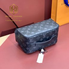 Ví nam Louis Vuitton cầm tay