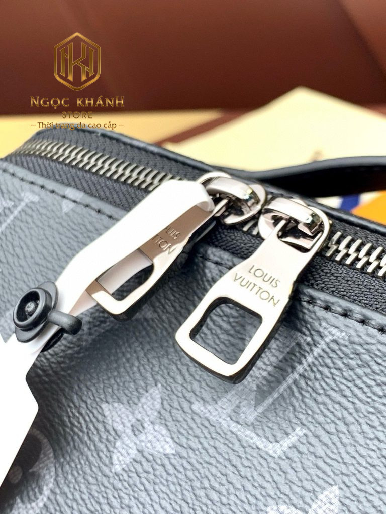 Ví nam Louis Vuitton cầm tay