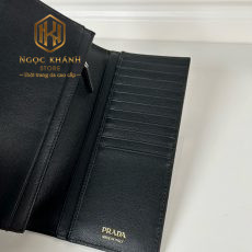 Ví nam Prada gấp dài