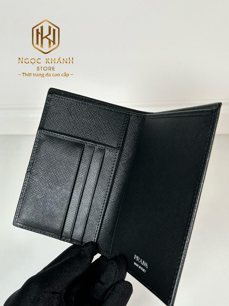 Ví nam Prada gấp đứng