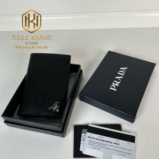Ví nam Prada gấp đứng