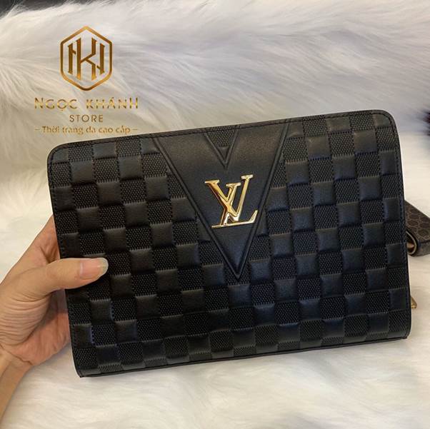 Ví cầm tay lv