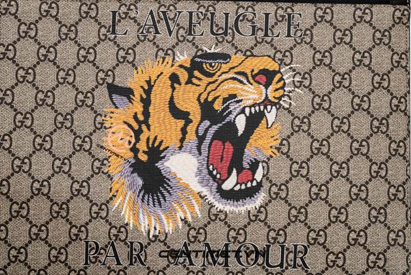 Khám phá BST mẫu ví Gucci hổ đang được tìm mua nhiều nhất 1 Ví Gucci hổ