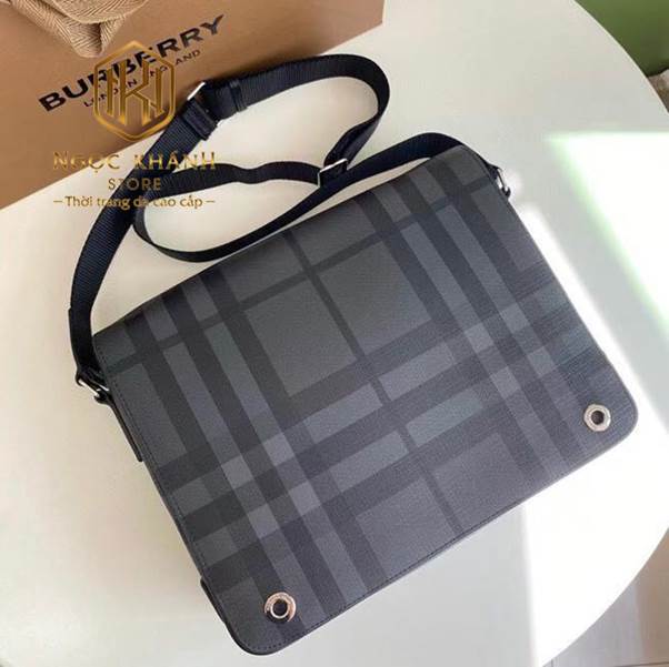 Túi đeo cheso burberry nam