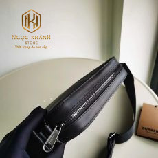 Túi đeo chéo nam Burberry