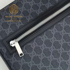 Túi đeo chéo nam Gucci