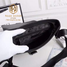 Túi đeo chéo nam Gucci