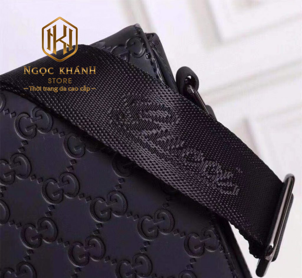 Túi đeo chéo nam Gucci