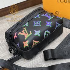 Túi đeo chéo nam Louis Vuitton