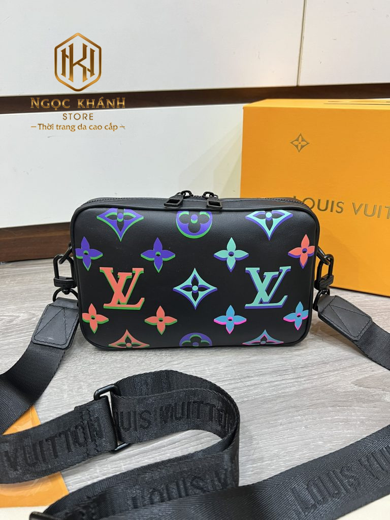 Túi đeo chéo nam Louis Vuitton