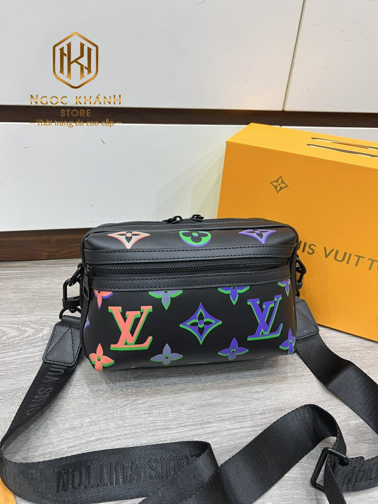 Túi đeo chéo nam Louis Vuitton