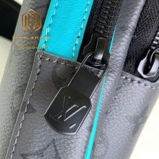Túi đeo chéo nam Louis Vuitton