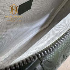 Túi đeo hông nam Gucci