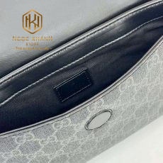 Túi đeo ngực nam Gucci