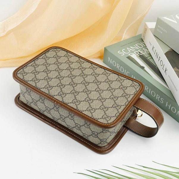 12+ mẫu ví cầm tay Gucci nam giá rẻ, ấn tượng mà bạn không nên bỏ lỡ 5 Ví cầm tay gucci