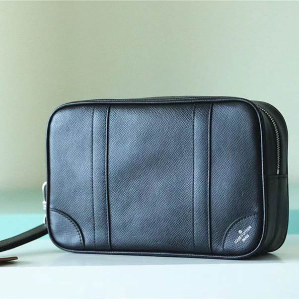 Đánh giá 9+ mẫu ví LV da taiga chất lượng, giá tốt tại Ngọc Khánh Store 10 vi lv da taiga