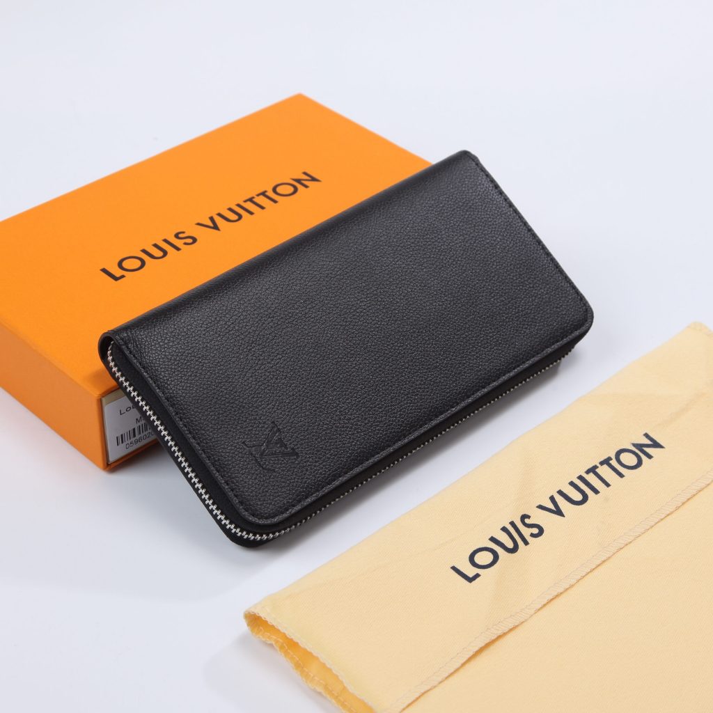 Đánh giá 9+ mẫu ví LV da taiga chất lượng, giá tốt tại Ngọc Khánh Store 9 vi lv da taiga