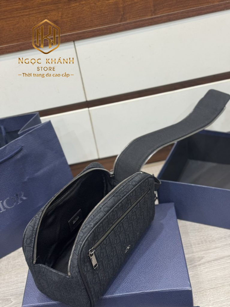 Ví nam Dior cầm tay