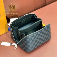 Ví nam Louis Vuitton cầm tay