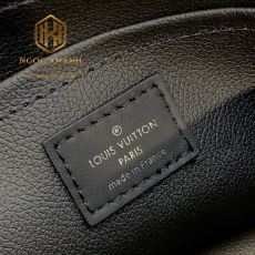 Ví nam Louis Vuitton cầm tay