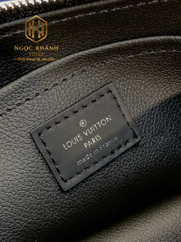 Ví nam Louis Vuitton cầm tay