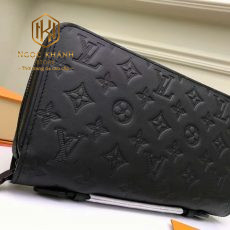Ví nam Louis Vuitton cầm tay