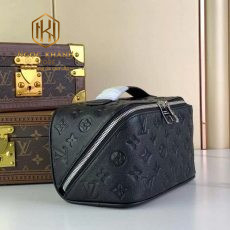 Ví nam Louis Vuitton cầm tay