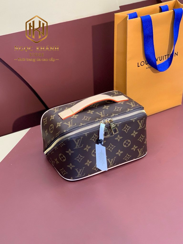 Ví nam Louis Vuitton cầm tay