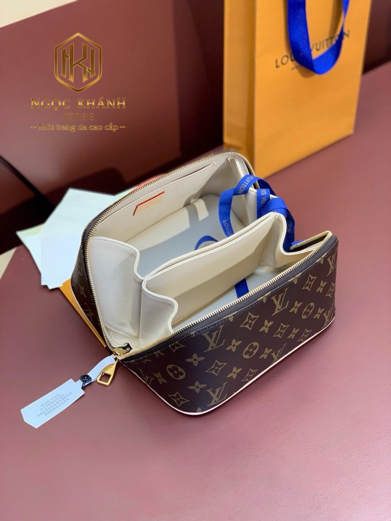 Ví nam Louis Vuitton cầm tay