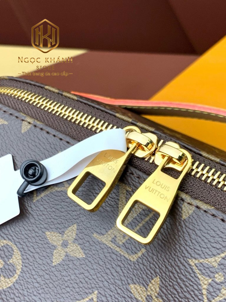 Ví nam Louis Vuitton cầm tay