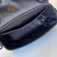 Túi đeo chéo nam Louis Vuitton