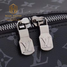 Balo Louis Vuitton màu đen
