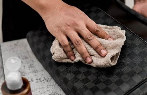 cách bảo quản túi LV nữ