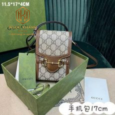 Túi đeo chéo nam Gucci